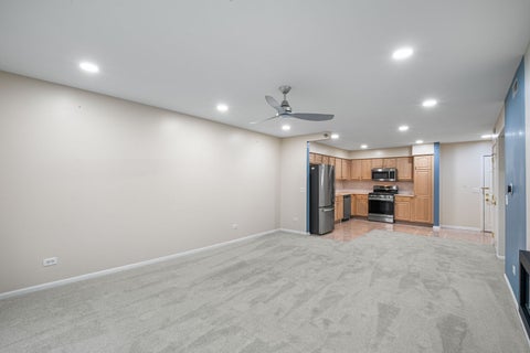 Tiny photo for 7081 W Touhy Avenue #607, Niles, IL 60714 (MLS # 12730628)