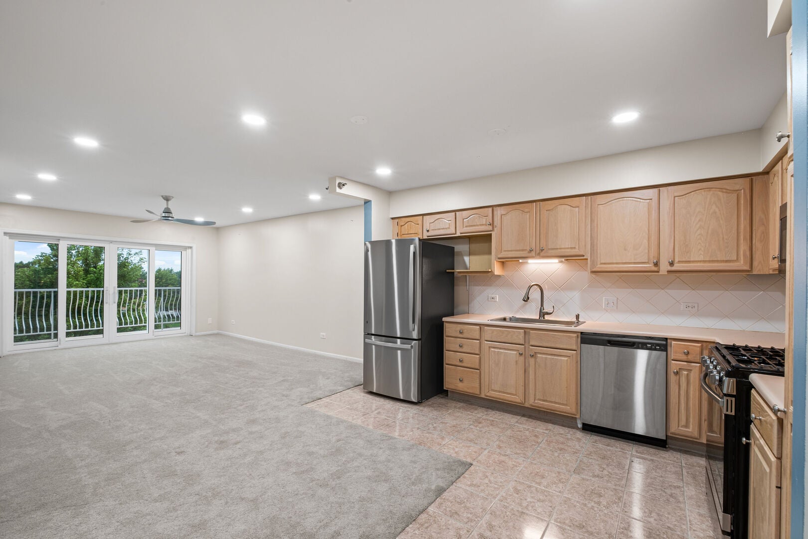 7081 W Touhy Avenue 607