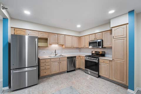 Tiny photo for 7081 W Touhy Avenue #607, Niles, IL 60714 (MLS # 12730628)