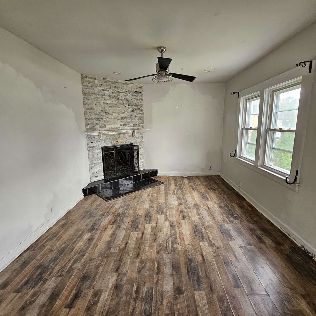 11353 W Grand Avenue