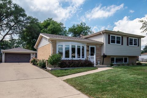 Tiny photo for 808 S Deborah Lane, Mount Prospect, IL 60056 (MLS # 12460504)