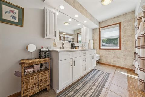 Tiny photo for 808 S Deborah Lane, Mount Prospect, IL 60056 (MLS # 12460504)