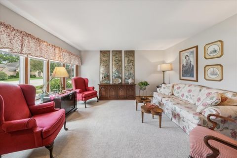 Tiny photo for 808 S Deborah Lane, Mount Prospect, IL 60056 (MLS # 12460504)