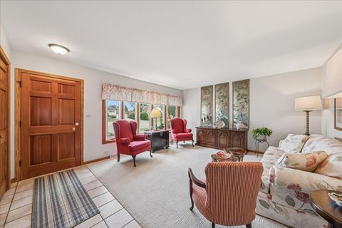 Tiny photo for 808 S Deborah Lane, Mount Prospect, IL 60056 (MLS # 12460504)