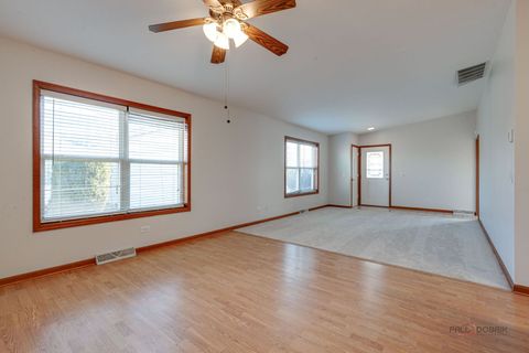 Tiny photo for 2406 STALLION Court, Grayslake, IL 60030 (MLS # 12589354)