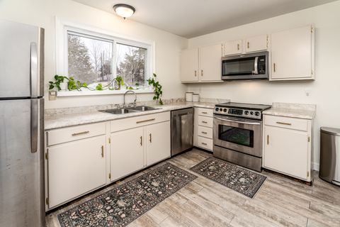 Tiny photo for 2002 W Norwood Drive, Carbondale, IL 62901 (MLS # 12557071)