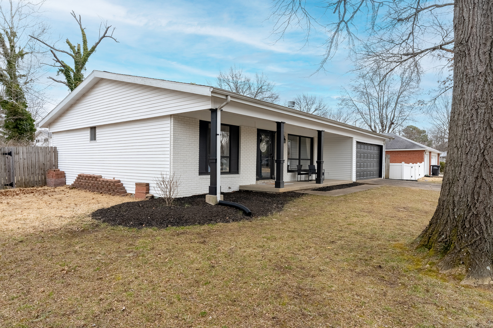 2002 W Norwood Drive