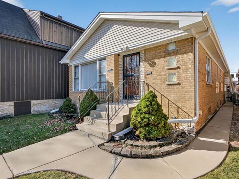Photo of 4506 N Oak Park Avenue, Harwood Heights, IL 60706 (MLS # 12565603)