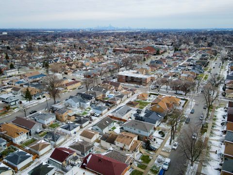 Tiny photo for 7424 W 57th Place, Summit, IL 60501 (MLS # 12597671)