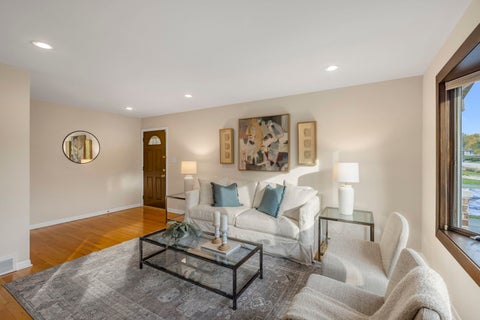 Tiny photo for 5860 Virginia Avenue, Clarendon Hills, IL 60514 (MLS # 12797708)