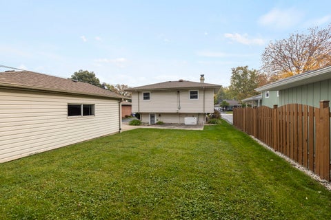 Tiny photo for 5860 Virginia Avenue, Clarendon Hills, IL 60514 (MLS # 12797708)