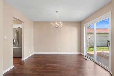 Tiny photo for 700 Country Lane N, Roselle, IL 60172 (MLS # 12500192)