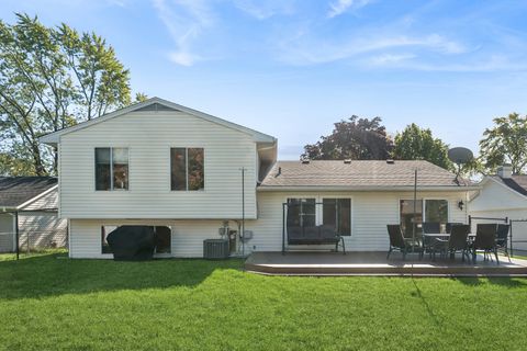 Tiny photo for 700 Country Lane N, Roselle, IL 60172 (MLS # 12500192)