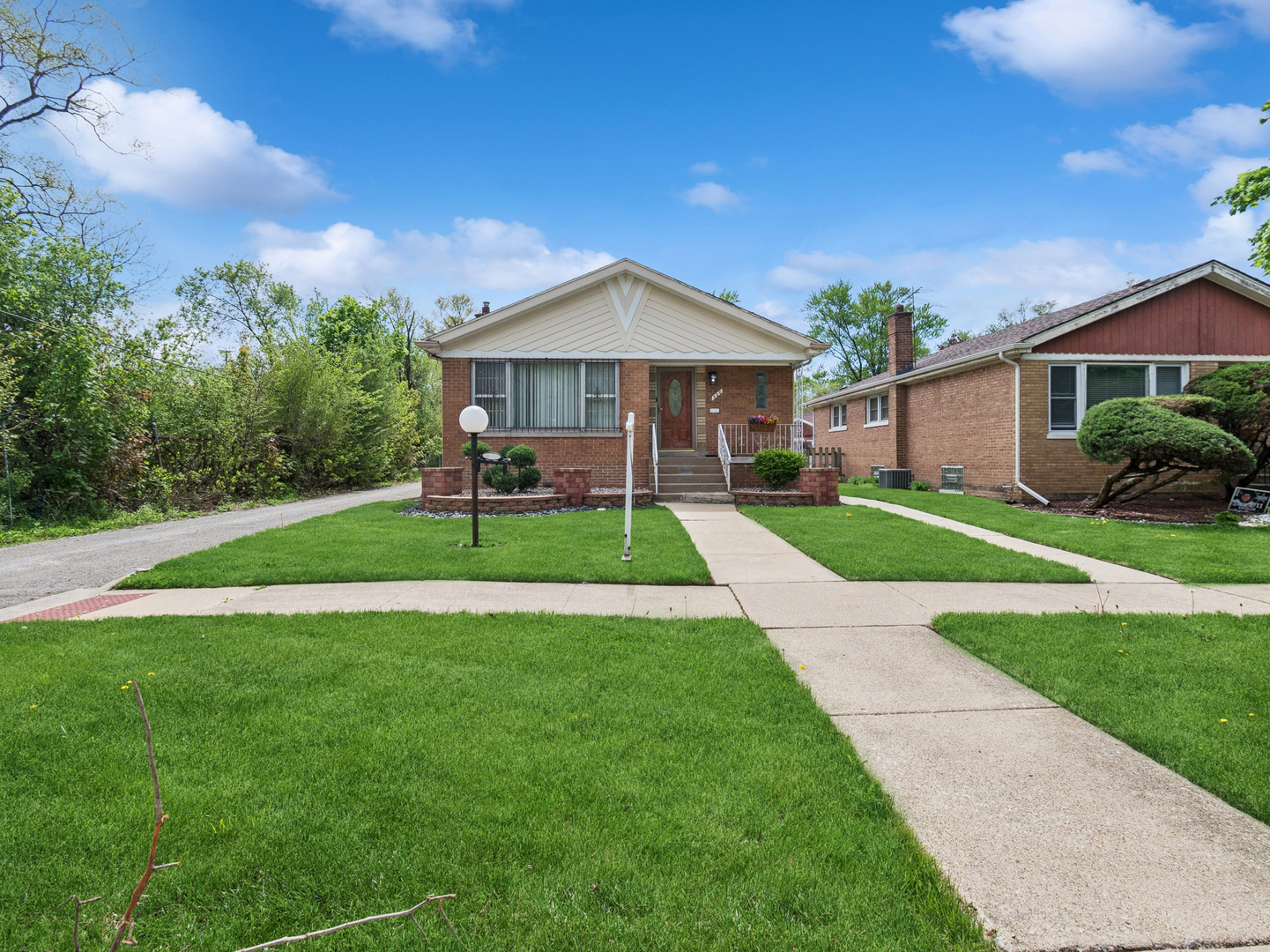 256 CALUMET Boulevard