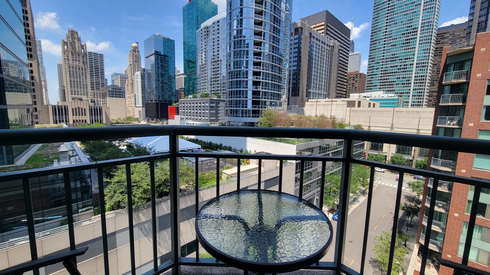 440 N MCCLURG Court 1002