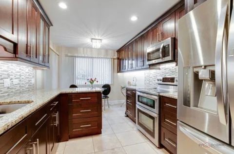 Tiny photo for 1022 Boxwood Court #A1, Wheeling, IL 60090 (MLS # 12636206)
