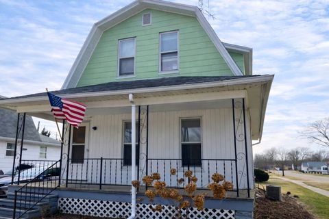 Photo of 411 W Park Street, Morrison, IL 61270 (MLS # 12564471)