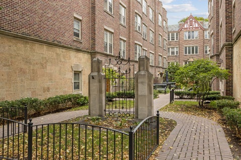 Tiny photo for 1130 WASHINGTON Boulevard #3A, Oak Park, IL 60302 (MLS # 12790645)