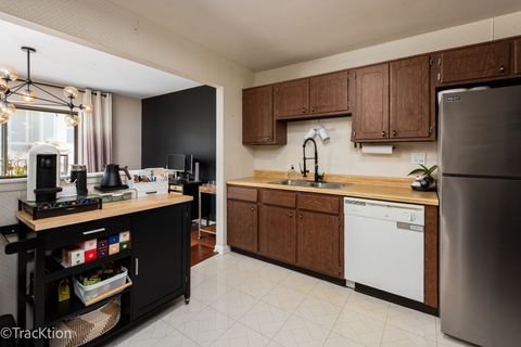 Tiny photo for 1147 Middlebury Lane #B1, Wheeling, IL 60090 (MLS # 12601259)