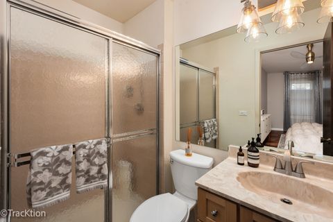 Tiny photo for 1147 Middlebury Lane #B1, Wheeling, IL 60090 (MLS # 12601259)