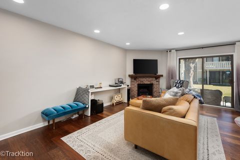 Tiny photo for 1147 Middlebury Lane #B1, Wheeling, IL 60090 (MLS # 12601259)