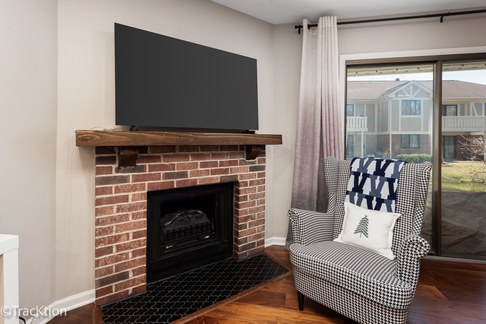 1147 Middlebury Lane B1