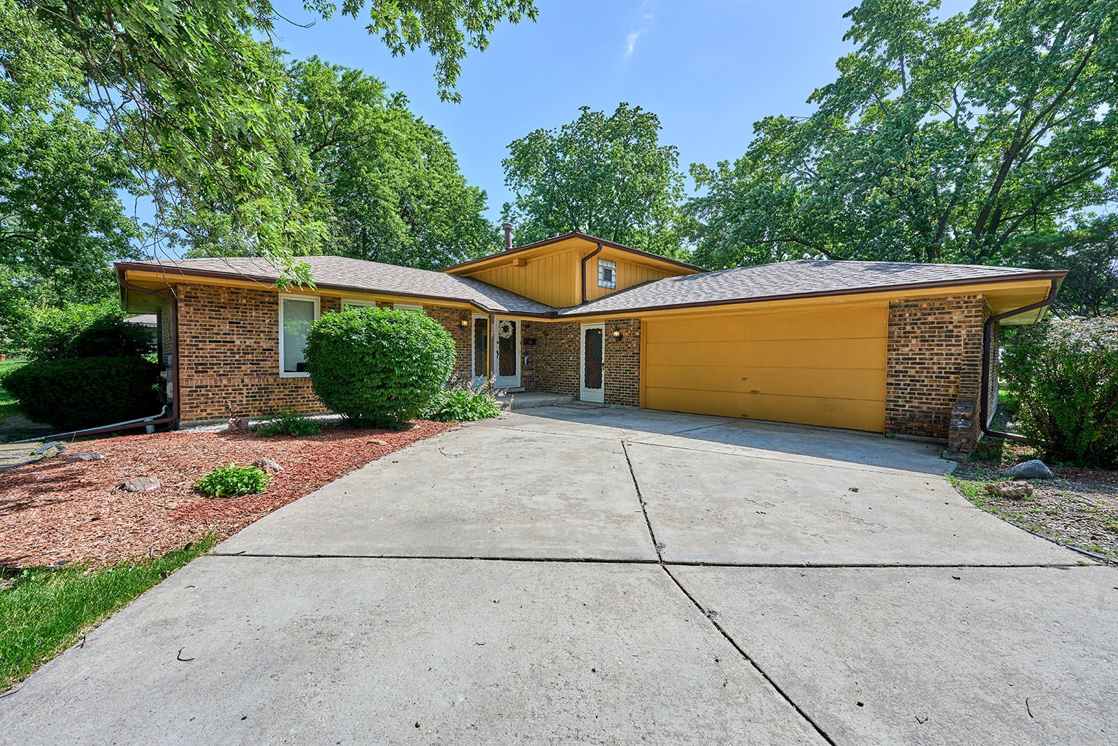 385 E 162nd Street