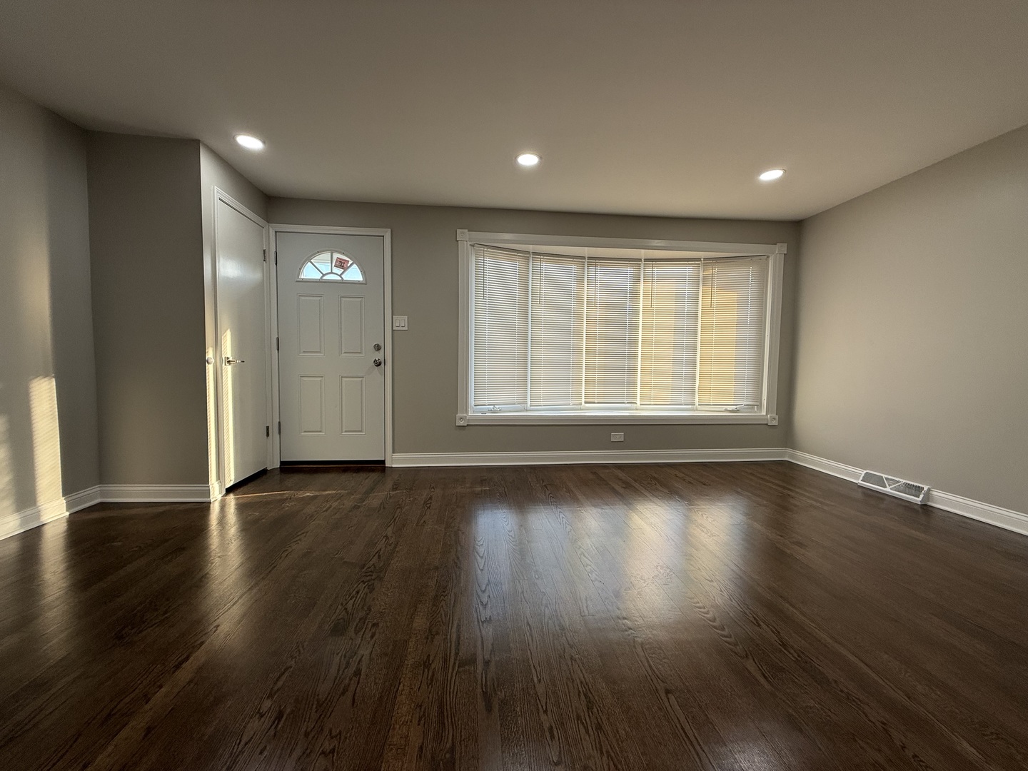 2620 W 36th Place