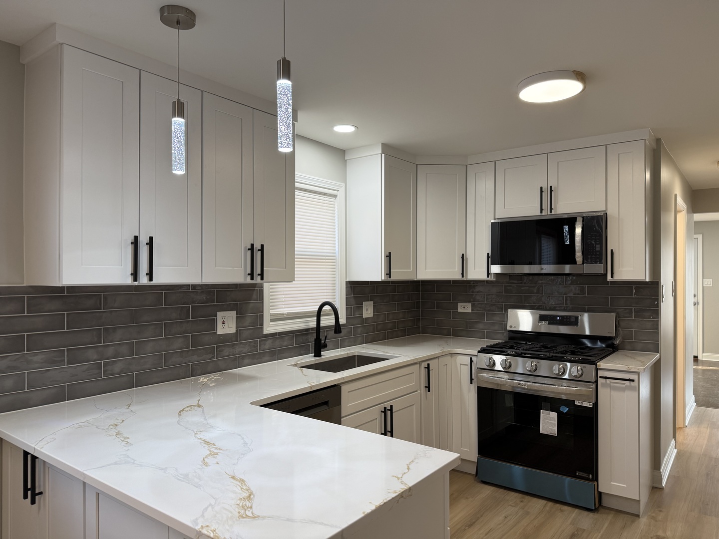 2620 W 36th Place