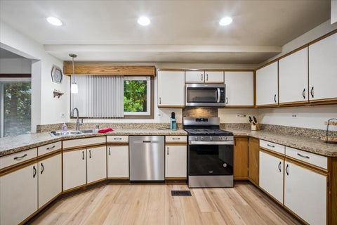 Tiny photo for 726 Dorchester Drive, Bolingbrook, IL 60440 (MLS # 12750456)