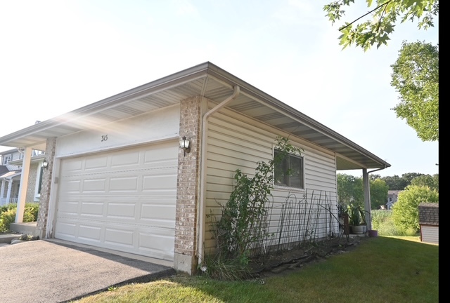 315 Indianwood Lane