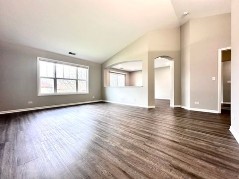Tiny photo for 1875 N Crenshaw Circle, Vernon Hills, IL 60061 (MLS # 12636640)