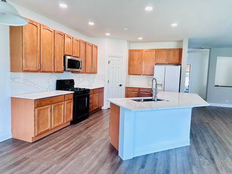 Tiny photo for 1875 N Crenshaw Circle, Vernon Hills, IL 60061 (MLS # 12636640)