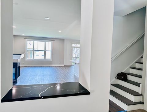 Tiny photo for 1875 N Crenshaw Circle, Vernon Hills, IL 60061 (MLS # 12636640)