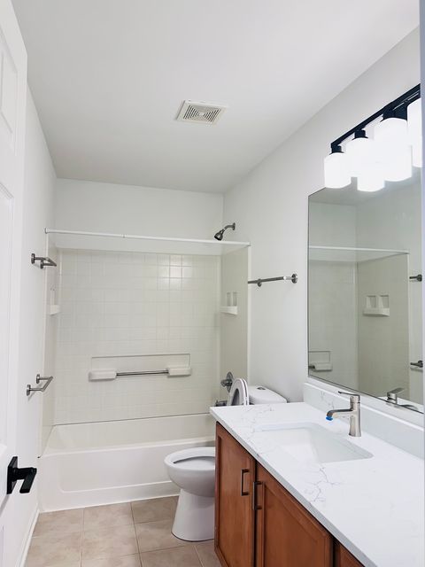 Tiny photo for 1875 N Crenshaw Circle, Vernon Hills, IL 60061 (MLS # 12636640)