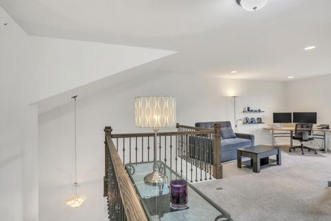 Tiny photo for 415 Highcroft Way, Lincolnshire, IL 60069 (MLS # 12494040)