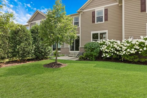 Tiny photo for 415 Highcroft Way, Lincolnshire, IL 60069 (MLS # 12494040)