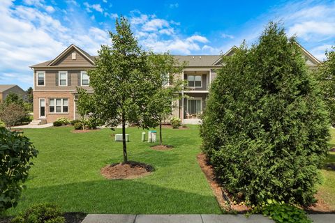 Tiny photo for 415 Highcroft Way, Lincolnshire, IL 60069 (MLS # 12494040)