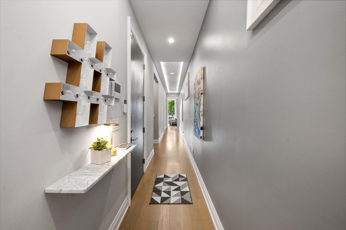 729 W Diversey Parkway 2