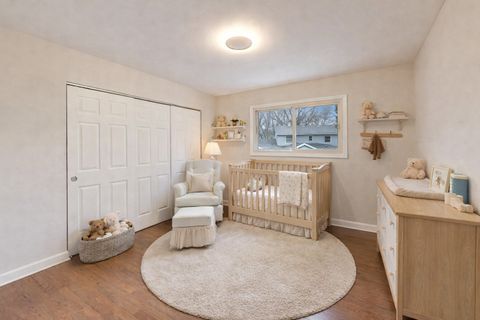 Tiny photo for 905 Crestfield Avenue, Libertyville, IL 60048 (MLS # 12580129)