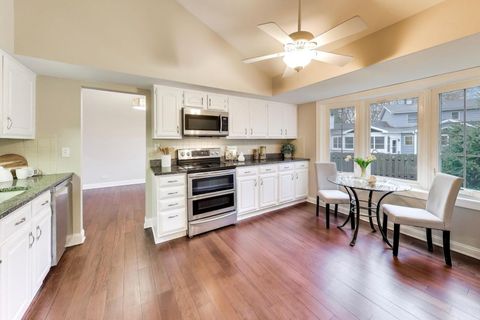 Tiny photo for 905 Crestfield Avenue, Libertyville, IL 60048 (MLS # 12580129)