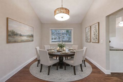 Tiny photo for 905 Crestfield Avenue, Libertyville, IL 60048 (MLS # 12580129)