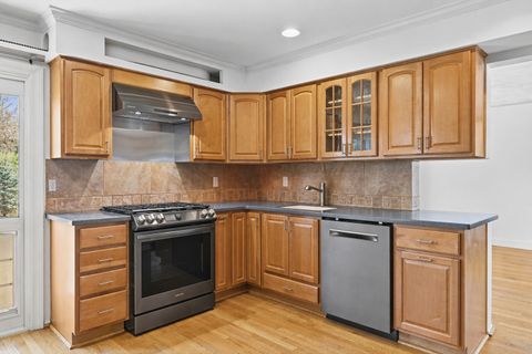 Tiny photo for 421 Thompson Boulevard, Buffalo Grove, IL 60089 (MLS # 12620155)