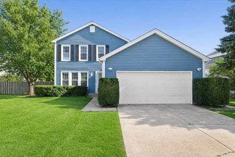 Photo of 421 Thompson Boulevard, Buffalo Grove, IL 60089 (MLS # 12620155)