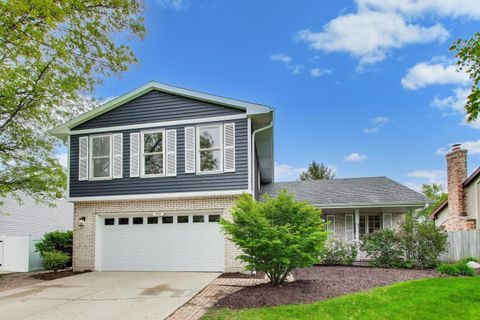 Photo of 1101 Oakwood Drive, Westmont, IL 60559 (MLS # 12608451)