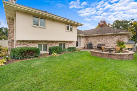 Tiny photo for 17713 66th Avenue, Tinley Park, IL 60477 (MLS # 12498813)