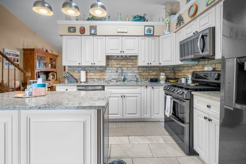 Tiny photo for 17713 66th Avenue, Tinley Park, IL 60477 (MLS # 12498813)