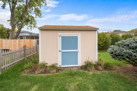 Tiny photo for 17713 66th Avenue, Tinley Park, IL 60477 (MLS # 12498813)