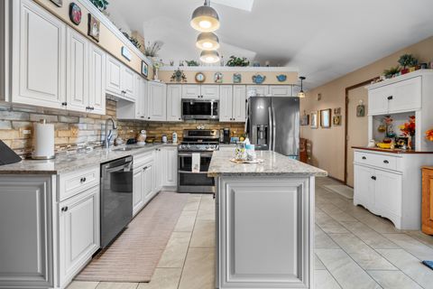 Tiny photo for 17713 66th Avenue, Tinley Park, IL 60477 (MLS # 12498813)