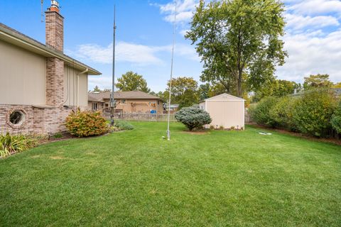 Tiny photo for 17713 66th Avenue, Tinley Park, IL 60477 (MLS # 12498813)